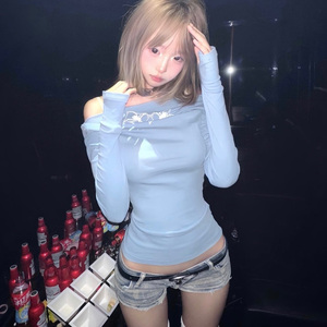 嗯啊插进去舔👅逼
